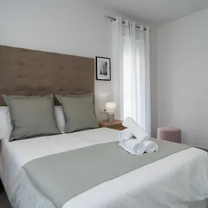 Aac - Con Luz Propia, Amplio Y Nuevo! Apartamento